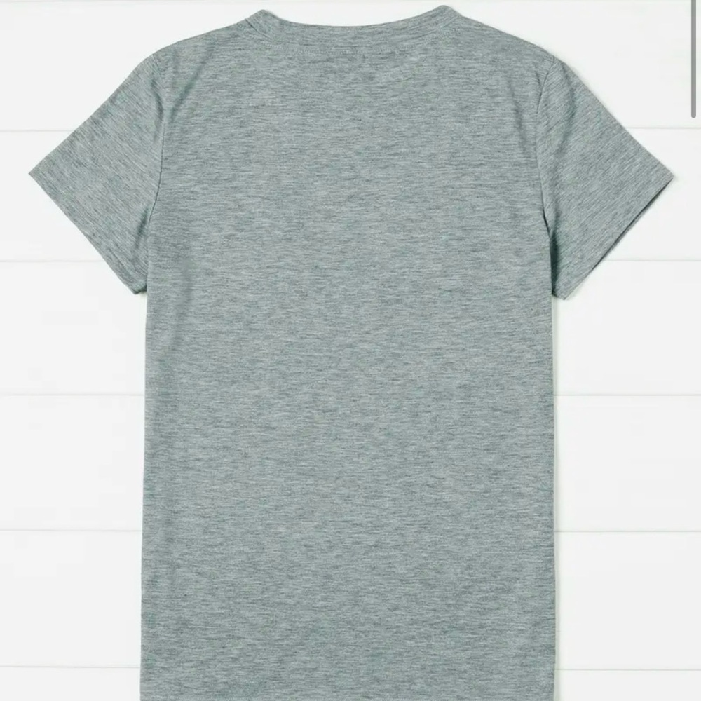 🆕 Women’s Graphic Tshirt - Picture 2 of 5